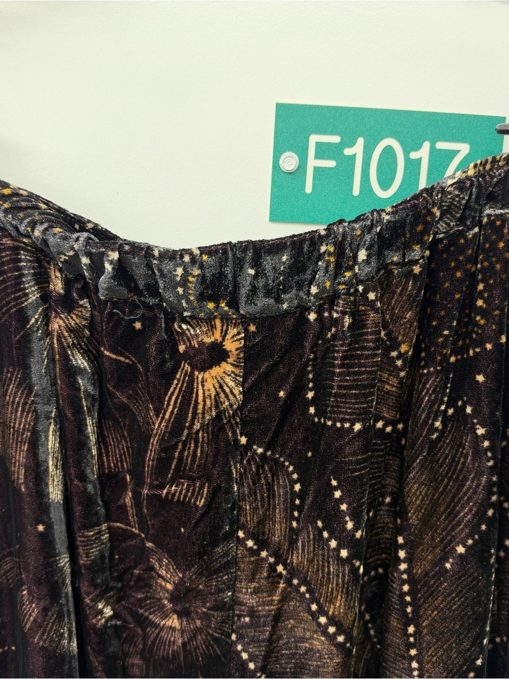 Farm Rio velvet celestial wide leg pants - Picture 7 of 7